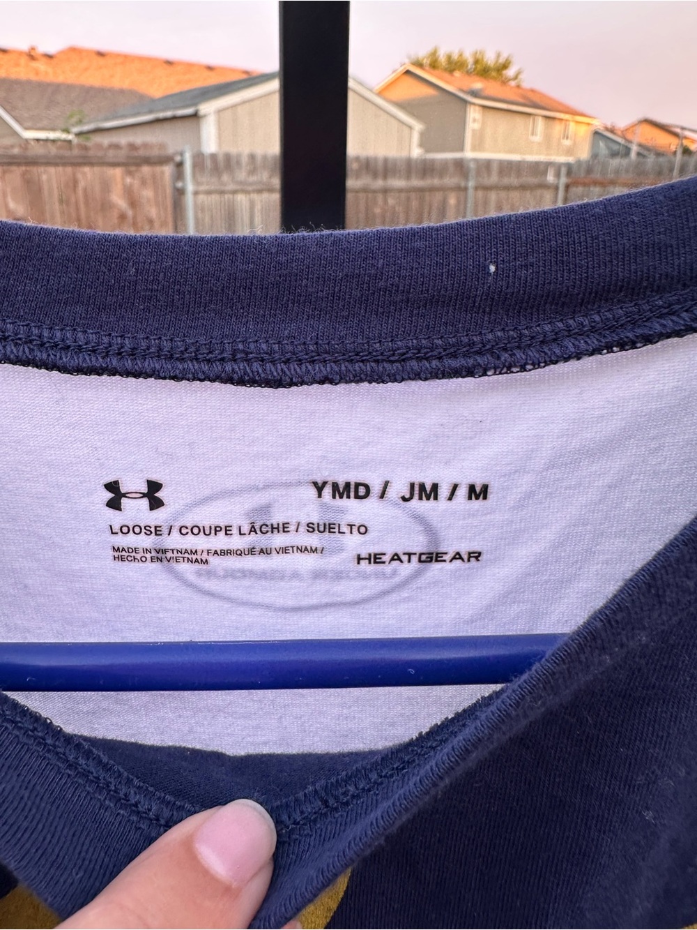 Under armour youth medium long sleeve shirt - Picture 2 of 3